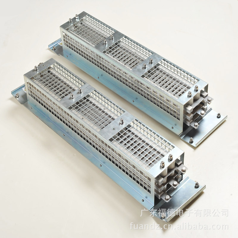 Crowbar Resistor Crowbar电阻 产品特点 Features Crowbar电阻主要应用于风力发电逆变器的低电压穿越技术中。它用在风力发电机转子 侧,用于旁路转子侧变流器。当电网发生低电压扰动时,防止直流母线电压过高和转子电流过 大。主要工作在故障状态。Crowbar电阻能在瞬时把80%巨大能量耗散掉。一般CROWBAR设计为 小电阻为保护变频器器件在电网故障时释放大电流起保护作用,另外风机的低电压穿越功能也 是在CROWBAR里实现的。 产品应用 Productapplicatio