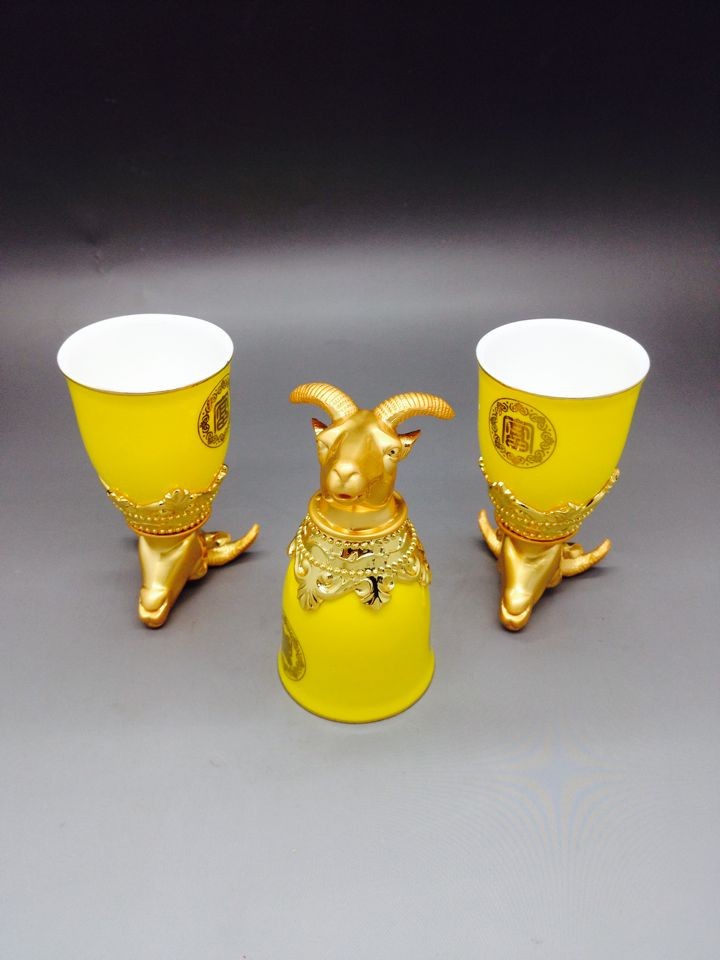 礼品,工艺品,饰品 十二生肖镀24k金高骨瓷艺术酒杯之荣华富贵,白酒杯