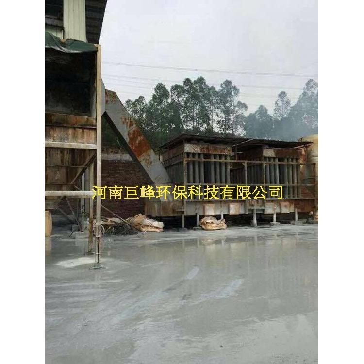 电路板焚烧烟气处理设备,线路板焚烧烟气处理设备,焚烧烟气处理设备,电路板烟气处理设备,线路板烟气处理设备 电路板焚烧烟气处理设备是通过焚烧炉、耐火房降温通道、S型降温收尘通道、S型水冷却系统、废气收尘冷却塔、脉冲除尘,空气净化塔等一些列流程,把焚烧的电路板和各种废电线产生的烟气进行降温冷却、收尘、收油烟、再把空气用活性炭过滤或者喷淋塔吸附过滤,达到标准要求在进行排放。全套设备自动化操作,日处理400吨,只需3-5人操作即可。是国家重点提倡的环保再回收项目,主要用于电路板焚烧烟气处理设备,线路板焚烧烟气处理