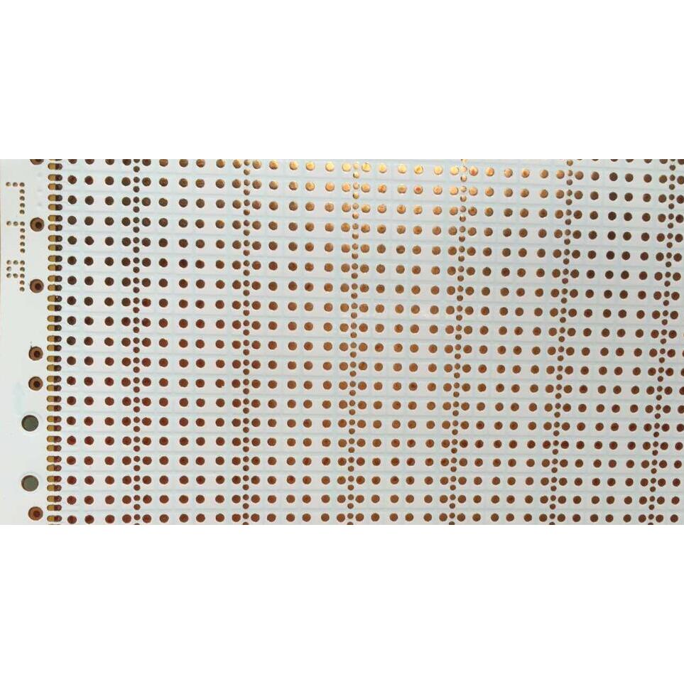 LED软灯带线路板KTV灯带可从以下几个方面加以分类: 颜色:FPC颜色主要有黄板、白板、黑板,可定制。LED灯发光颜色有:白、暖白、红、黄、蓝、绿、紫色。 防水等级:灯条由于要适用于不同的位置, 灯珠数量:FPC上可贴许多LED3528灯珠,所以在每米FPC上,灯珠数量有30灯每米,60灯每米、120灯每米三种常规的,以适用于亮度要求各异的地方。 发光亮度高,功率低、使用寿命长。安装方便。生产定制性很强,而且运输方便。安装位置效果炫丽,节能,环保。 LED软灯带线路板KTV灯带的供电为直流12V,所以必